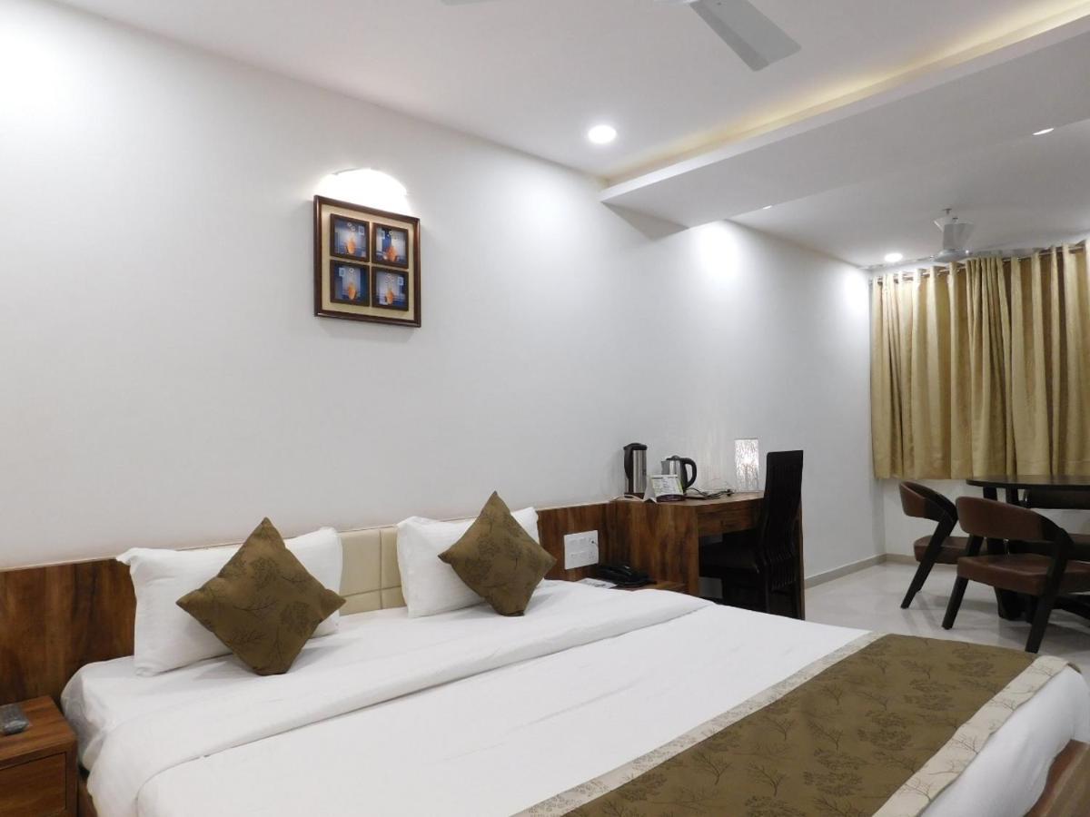 Hotel Shiva Club And Resort Mundra Buitenkant foto